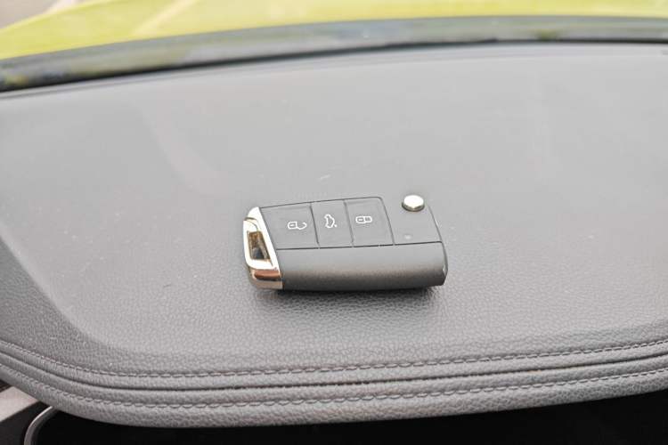 Used Volkswagen T-ROC 2023 300TSI DSG Two-Wheel Drive Starlight Edition
