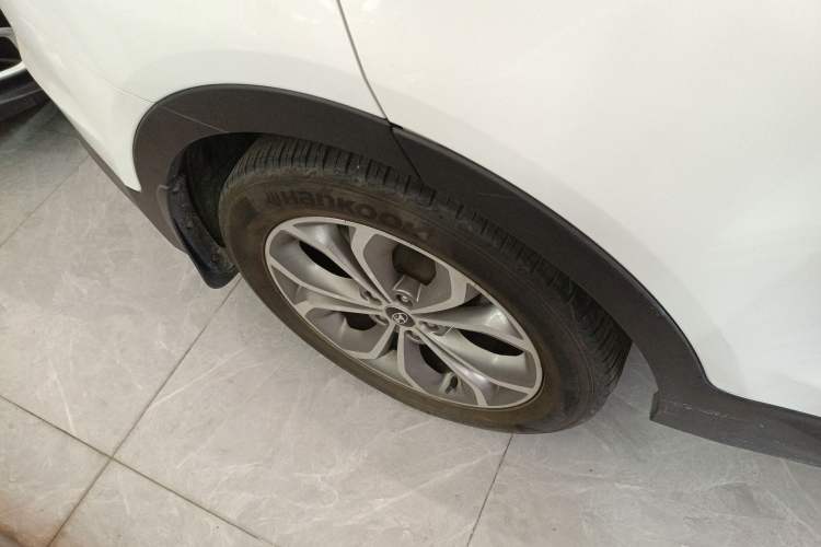 Used Hyundai Santa Fe Classic 2013 3.0L 4x4 Premium Edition 7-Seater Euro IV
