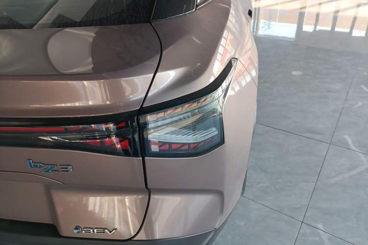 Used Toyota bZ3 2023 616 km Long-Range Premium
