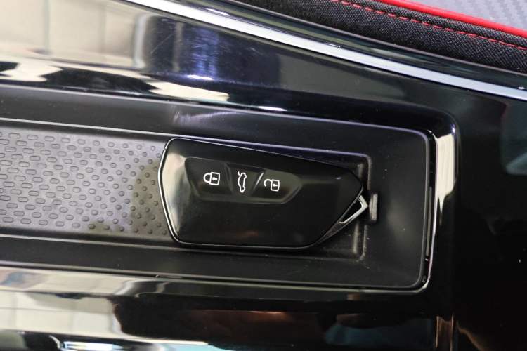 Used Volkswagen Lamando 2024 Lavida L 280TSI DSG Cool & Spicy Edition
