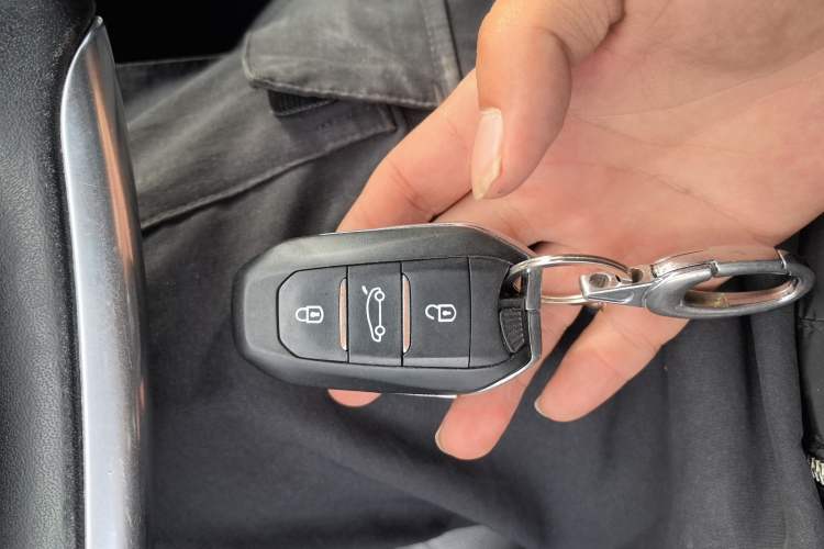 Used Citroen C4L 2014 1.6THP Intelligent Drive Automatic Dynamic Model
