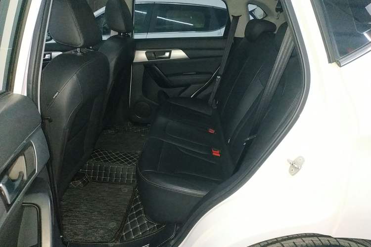 Used Haval H2 2018 1.5T Dual-Clutch Two-Wheel Drive Fashion Model China VI Standard
