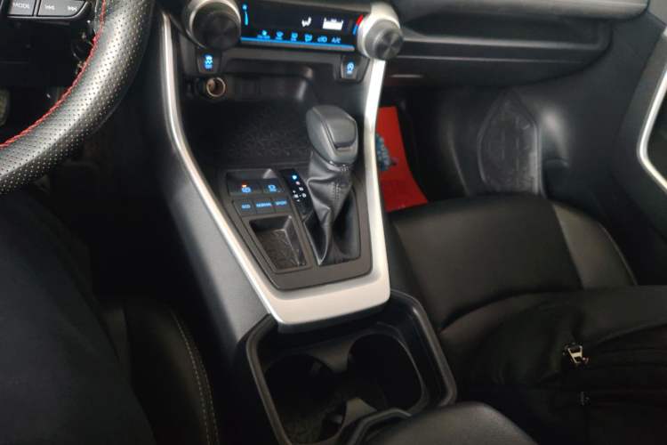 Used Toyota RAV4 2022 2.0L CVT Two-Wheel Drive Urban Edition
