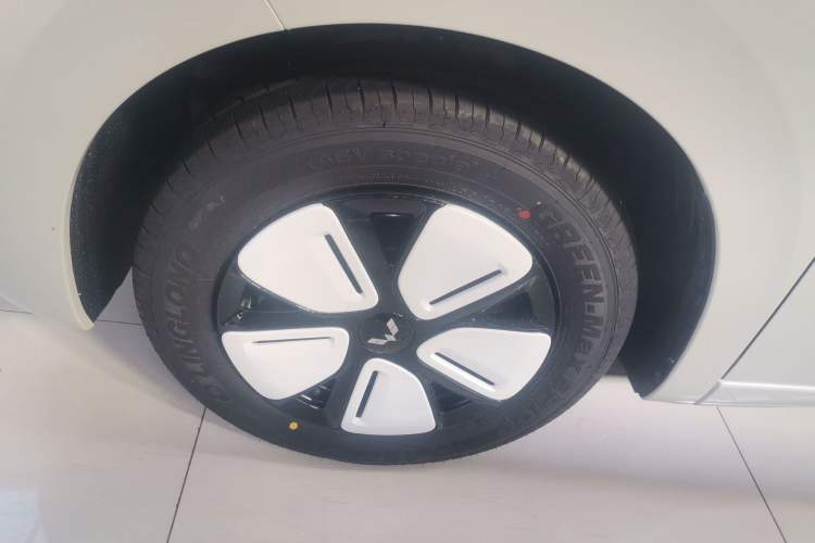 Used Wuling Hongguang MINIEV 2025 Four-Door Version Advanced Edition
