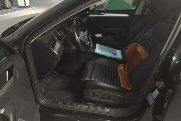 Used Volkswagen Magotan 2018 280TSI DSG Leading Model
