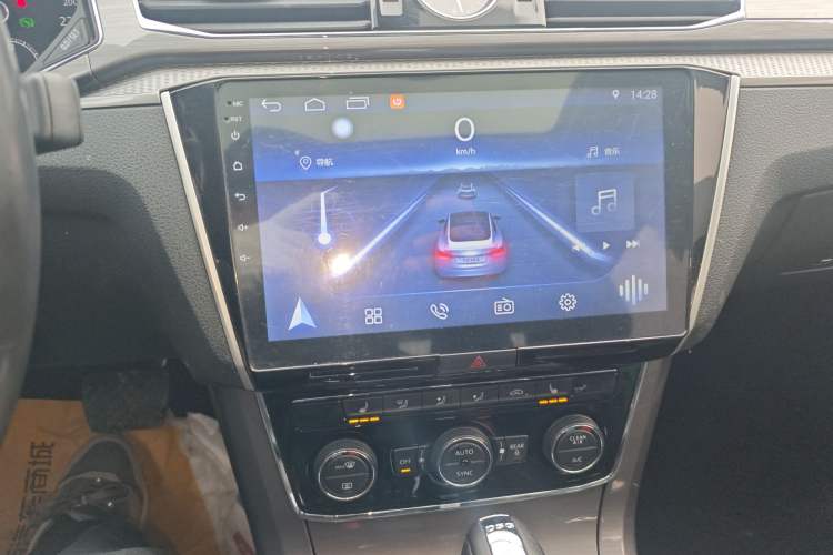 Used Volkswagen Passat 2017 330TSI DSG Luxury Edition
