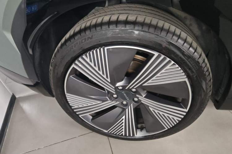 Used Lynk & Co 08 EM-P 2023 220km All-Wheel-Drive Performance Halo
