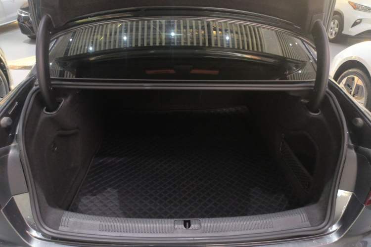 Used Audi A4L 2024 40 TFSI Fashion Dynamic Model