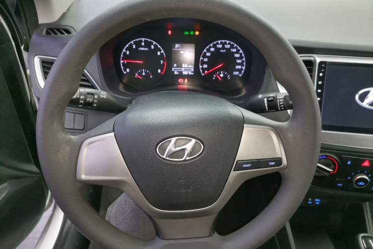Used Hyundai Verna 2016 1.4L Automatic Cool Edition GLS