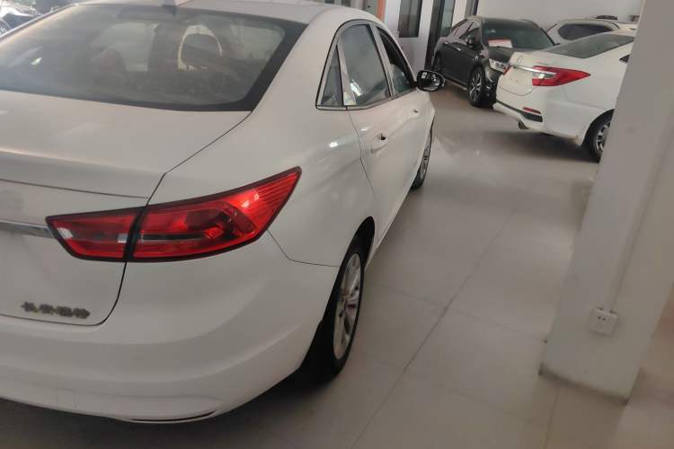 Used Ford Escort 2015 1.5L Automatic Fashion Model
