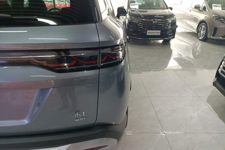 Used BYD Song L DM-i 2025 Intelligent Driving Version 112 km Beyond-Range Type