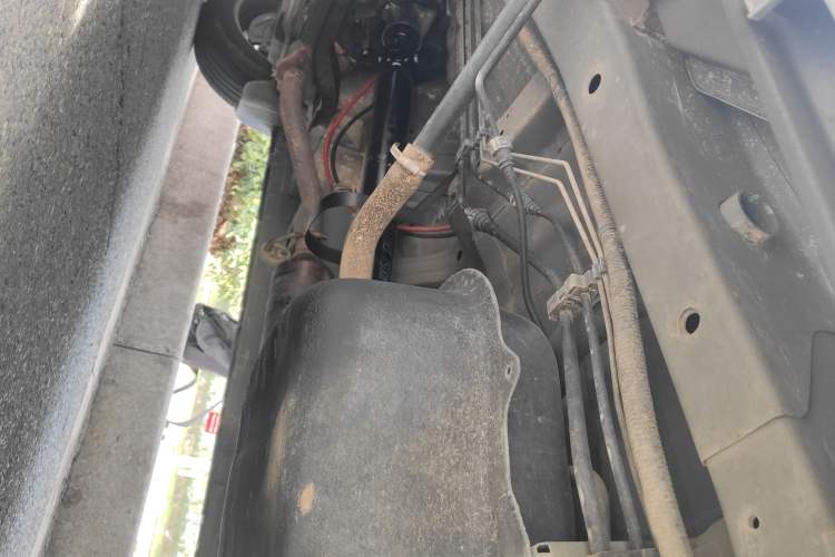 Used Jinbei Gold Hiace 2023 2.0L Passenger Van Travel Lion 5/6/7 Seater
