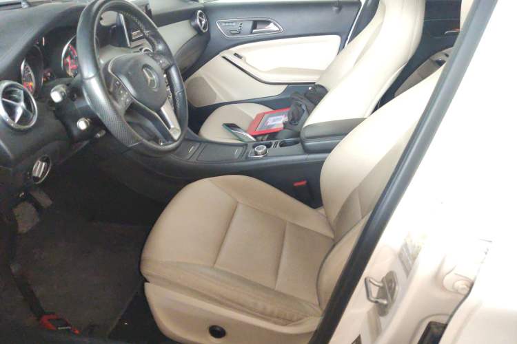 Used Mercedes-Benz GLA 2015 GLA 220 4MATIC Luxury Model