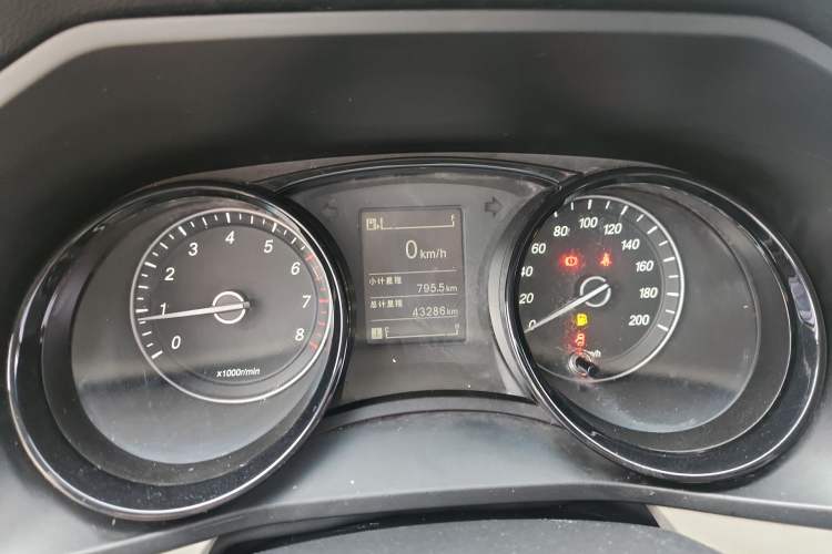 Used Wuling Hongguang PLUS 2019 1.5T Manual Comfort Version 7 Seats
