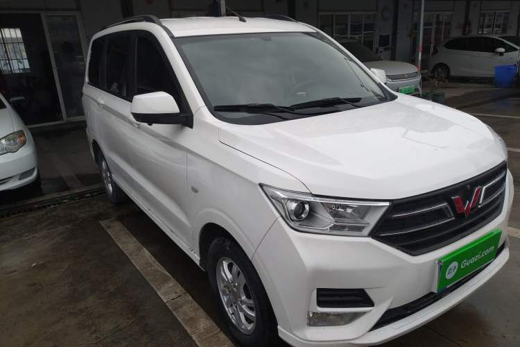 Used Wuling Hongguang 2019 1.5L S Comfort Edition China VI LAR