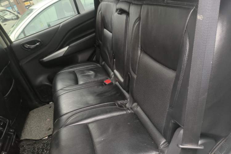 Used Nissan Terra 2018 2.5L Manual Two-Wheel Drive Elite Edition