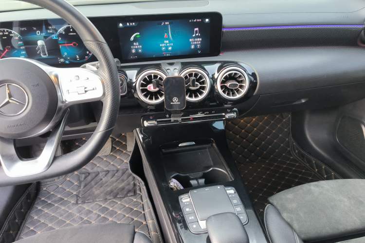 Used Mercedes-Benz A-Class 2021 A 200 L Sport Sedan Fashion Model
