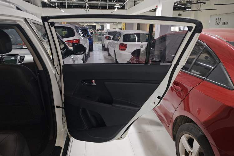 Used Kia Sportage R 2015 2.0L Automatic Two-Wheel Drive GLS
