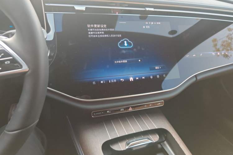 Used Mercedes-Benz E-Class 2025 Facelift E 300 L Luxury Edition
