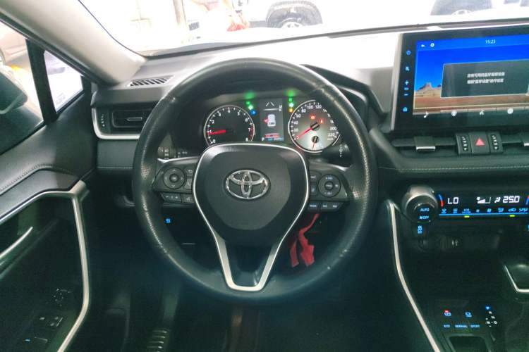 Used Toyota Wildlander 2022 2.0L CVT Two-Wheel Drive Luxury PLUS Edition
