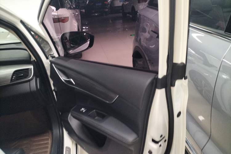 Used BYD Song MAX New Energy 2019 DM 1.5T Smart Connect Enjoyment Model 6 Seats China VI Standard
