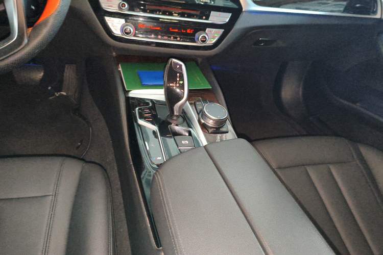 Used BMW 5 Series 2018 525Li Luxury Package