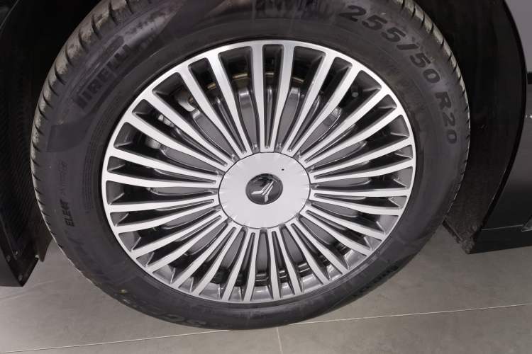 Used VOYAH Dream 2025 PHEV Four-Wheel-Drive Flagship Version – Qiankun Edition