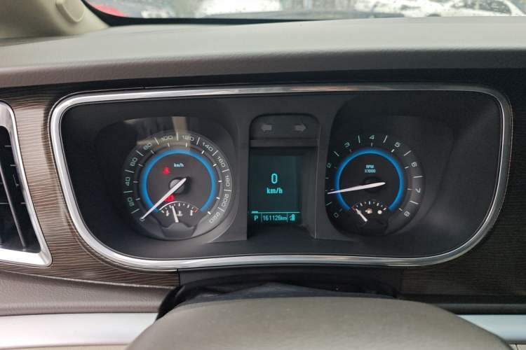 Used Buick GL8 2013 2.4L CT Luxury Business Comfort Edition
