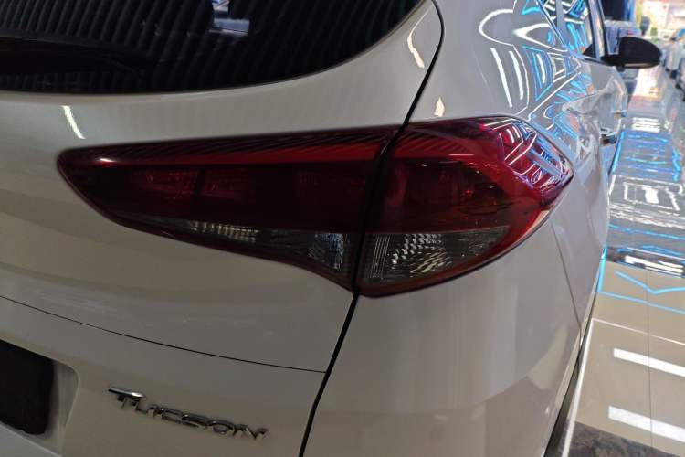 Used Hyundai Tucson 2018 1.6T Dual-Clutch Two-Wheel Drive 15th Anniversary Special Edition