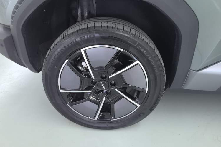 Used Formula Leopard Titanium 3 2025 501 km All-Wheel Drive Intelligent Driving Max Edition
