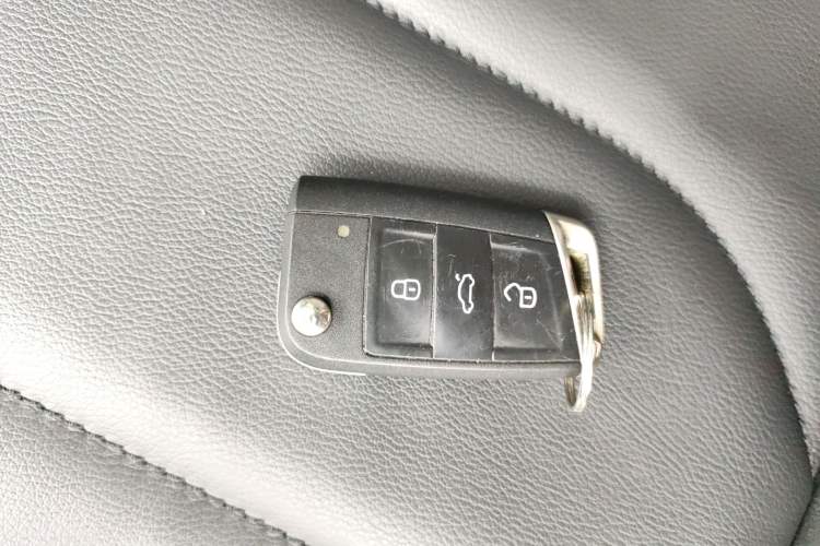 Used Volkswagen Tiguan L 2019 330TSI Automatic Two-Wheel Drive Panoramic Comfort Edition China VI Standard