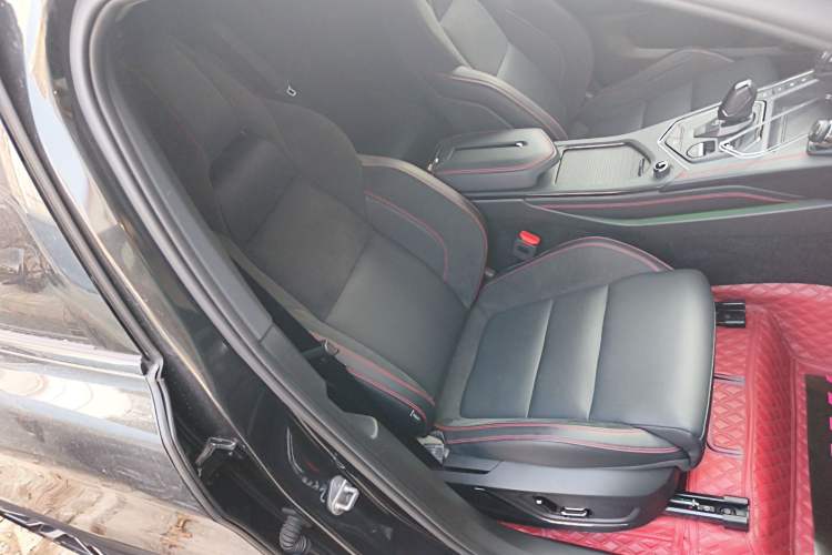 Used Lynk & Co 05 2022 2.0TD Four-Wheel Drive Dynamic Halo
