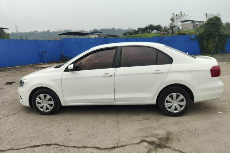 Used Volkswagen Jetta 2017 1.5L Manual Fashion Edition
