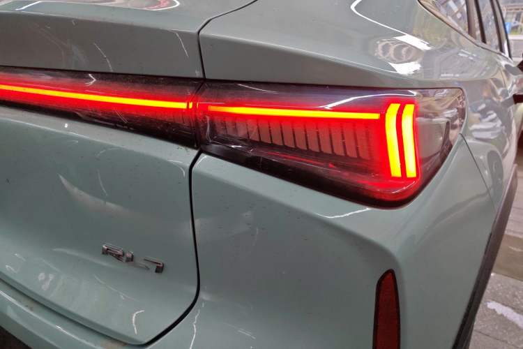 Used Livan Livan 7 2023 605km Hunter Light