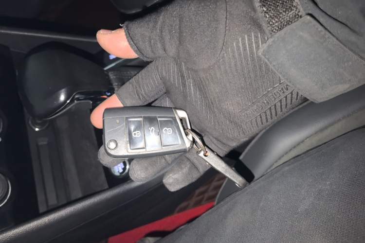 Used Volkswagen Tiguan L 2021 330TSI Automatic Two-Wheel Drive Smart Edition