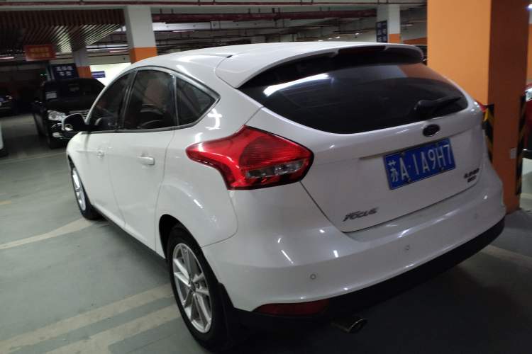 Used Ford Focus 2015 Hatchback EcoBoost 125 Automatic Supreme Style Edition