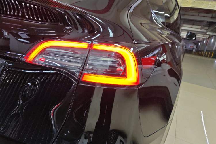 Used Tesla Model Y 2021 Standard Range Rear-Wheel Drive Version
