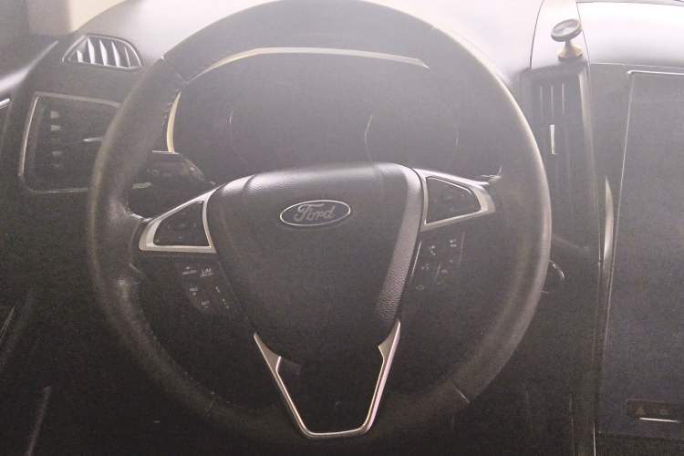 Used Ford Edge 2020 EcoBoost 245 Two-Wheel Drive Titanium 7-Seater
