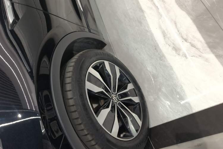 Used Volkswagen Tiguan L 2022 330TSI Automatic Two-Wheel Drive R-Line Flagship Edition
