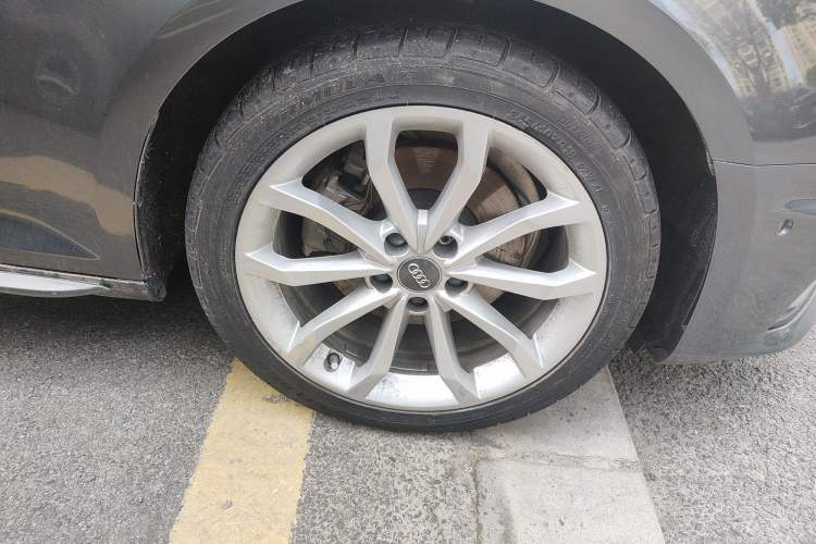 Used Audi A4L 2019 40 TFSI Fashion Edition China VI Emission Standard