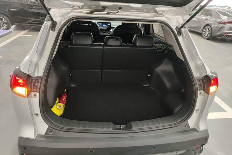 Used Toyota FRONTLANDER 2023 2.0L Smart Electric Hybrid Dual-Engine Leading Edition
