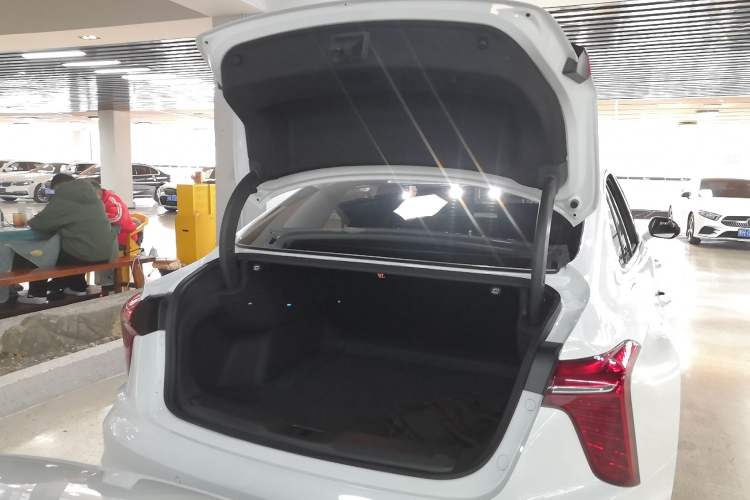 Used Hongqi H5 2024 1.5T DCT Smart Connect Flagship Edition