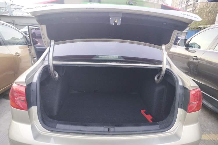 Used Volkswagen Bora 2017 1.6L Automatic Fashion Model
