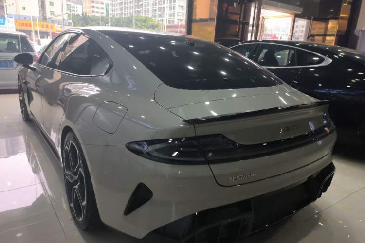 Used Xiaomi Auto SU7 2024 Rear-Drive Long-Range Intelligent Driving Version
