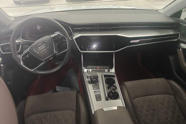 Used Audi A7L 2024 45TFSI quattro S-line Visionary Edition Flow Crystal Package
