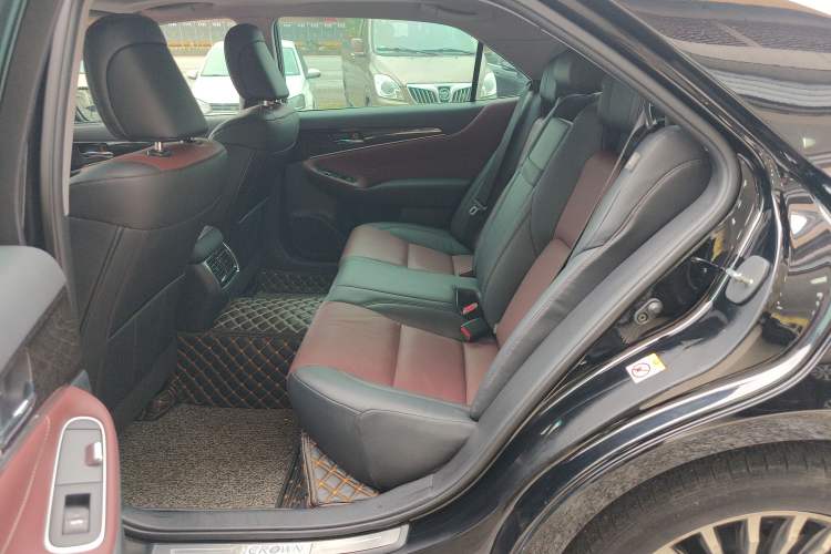 Used Toyota Crown 2018 2.0T Sport Edition
