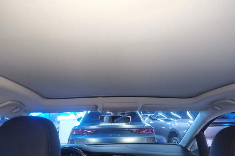 Used Volkswagen Touran 2018 Volkswagen Touran L 280TSI DSG Boundary Luxury Edition 7 Seats China VI Standard
