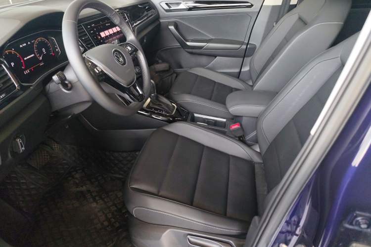 Used Volkswagen T-ROC 2021 280TSI DSG Two-Wheel Drive Comfort Connect Edition