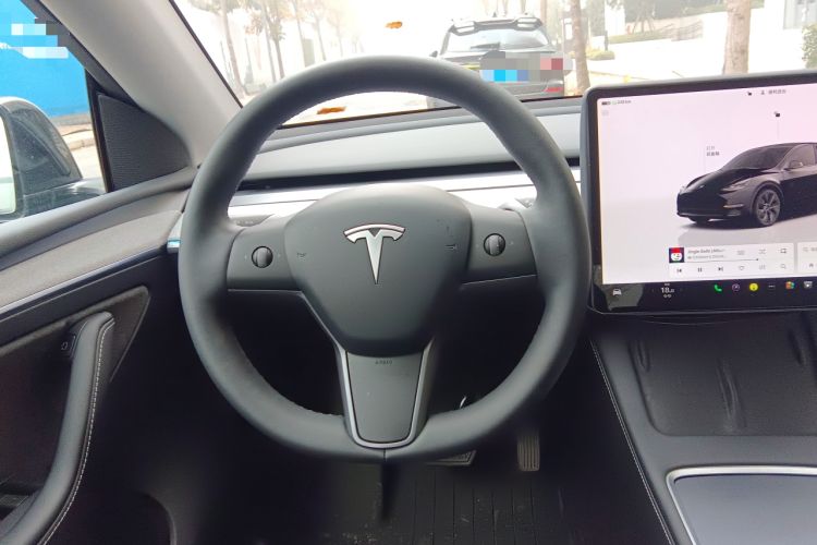 Used Tesla Model Y 2023 Rear-Wheel-Drive Version
