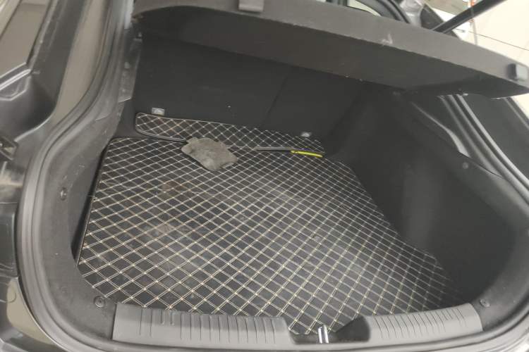 Used Changan UNI-V iDD 2024 Blue Whale Smart Electric iDD 136km ZhiKu Model